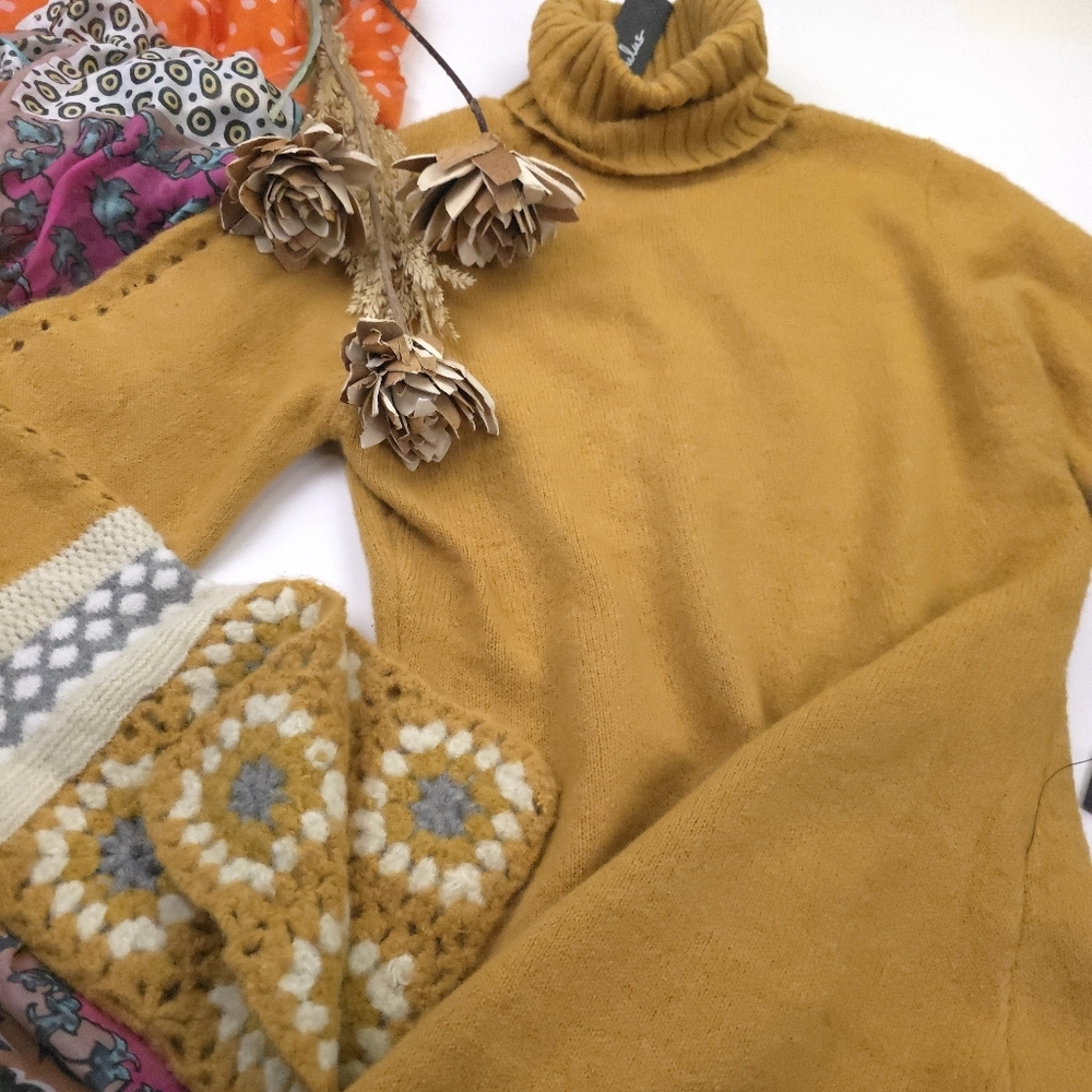 New Lulu's Mustard Turtleneck Embroidered Sweater Dress Sz S - Picture 8 of 11